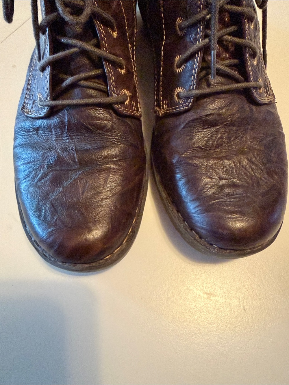 Clarks Nikki North lace up leather boots. Zip on sides. Crinkled brown leather - Picture 3 of 11